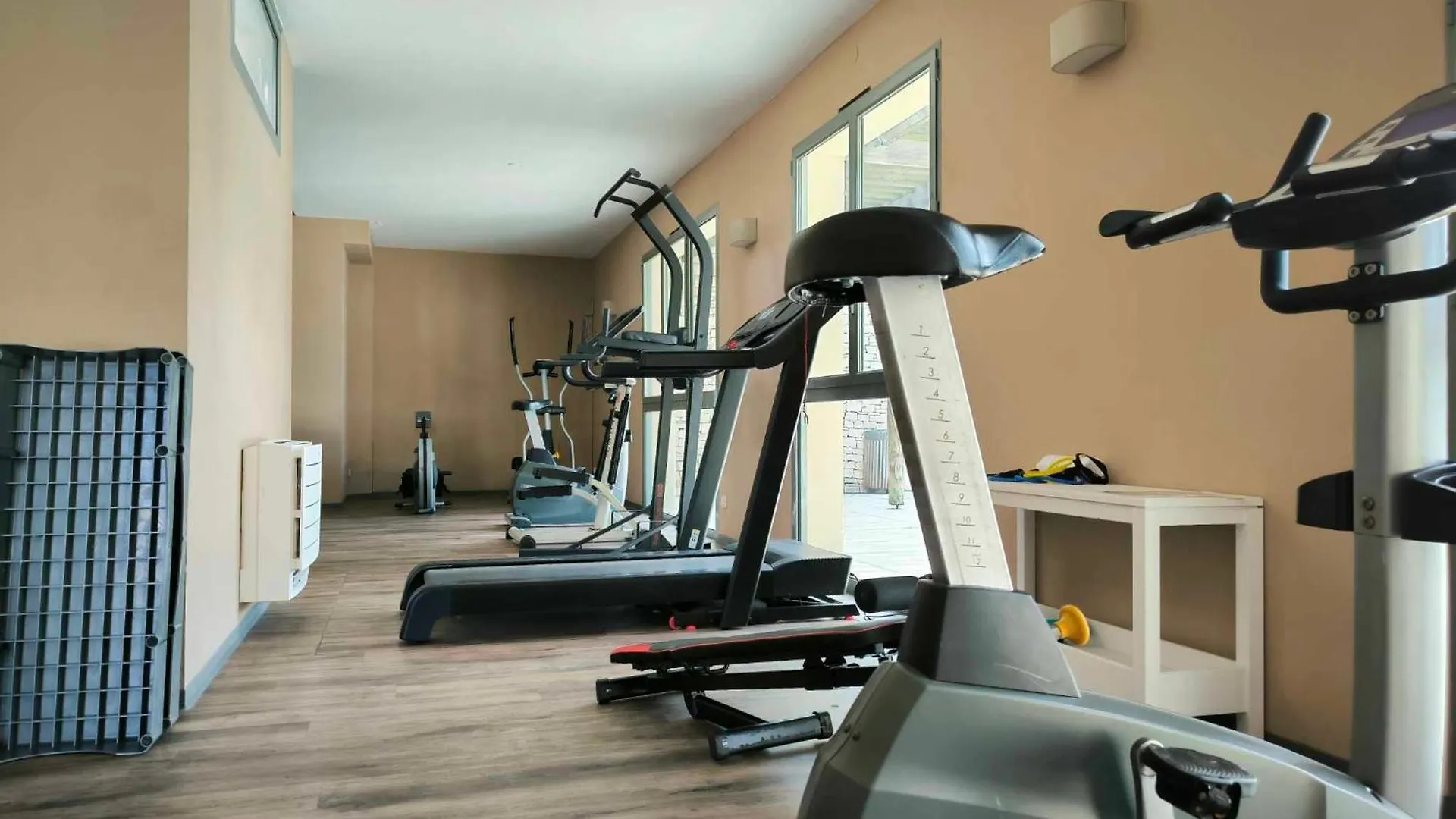 Appartement T2 Magnifique Vue Sur Golf Avec Climatisation Avec Piscine Saumane-de-Vaucluse Apartment